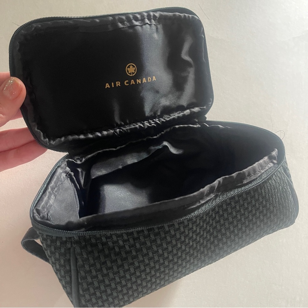 Rare Vtg Air Canada Signature Travel Toiletry Bag Essentials Kit Zip Empty